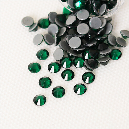 SS20-8 Emerald 에머랄드 5mm 약100개입 핫픽스